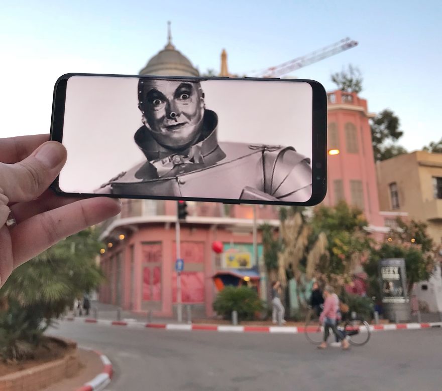 I Bring Everyday Objects To Life With My Smartphone I Bring Everyday Objects To Life With My Smartphone