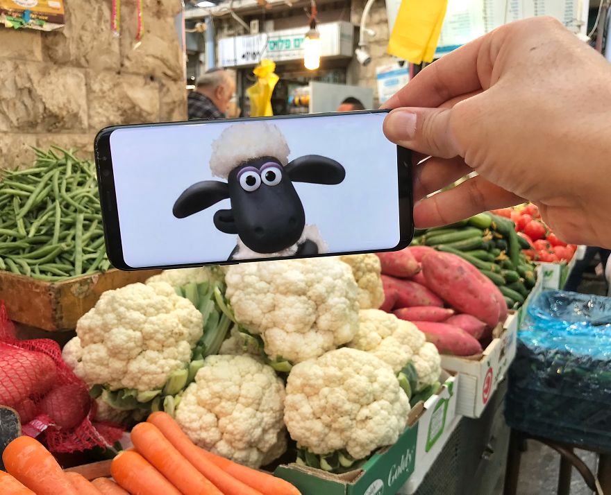 I Bring Everyday Objects To Life With My Smartphone I Bring Everyday Objects To Life With My Smartphone