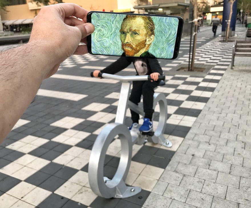 I Bring Everyday Objects To Life With My Smartphone I Bring Everyday Objects To Life With My Smartphone