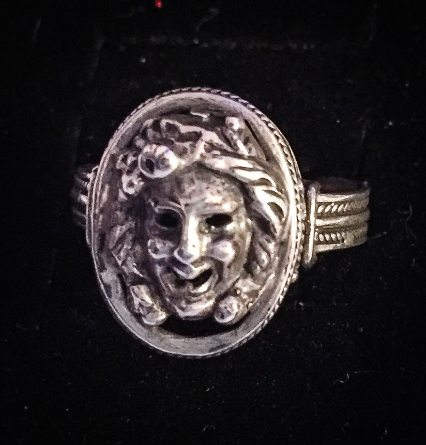 I Hunt For Haunted And Paranormal Items As A Job I Hunt For Haunted And Paranormal Items As A Job