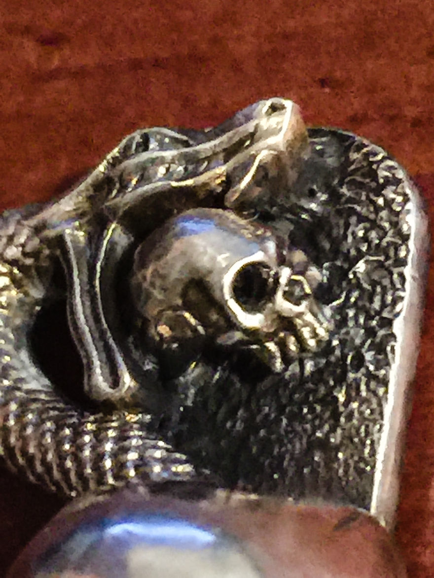 I Hunt For Haunted And Paranormal Items As A Job I Hunt For Haunted And Paranormal Items As A Job