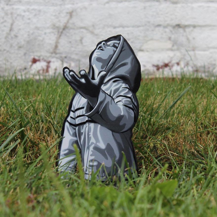 Artist Leaves Tiny Wooden Figures Around The City For People To Find