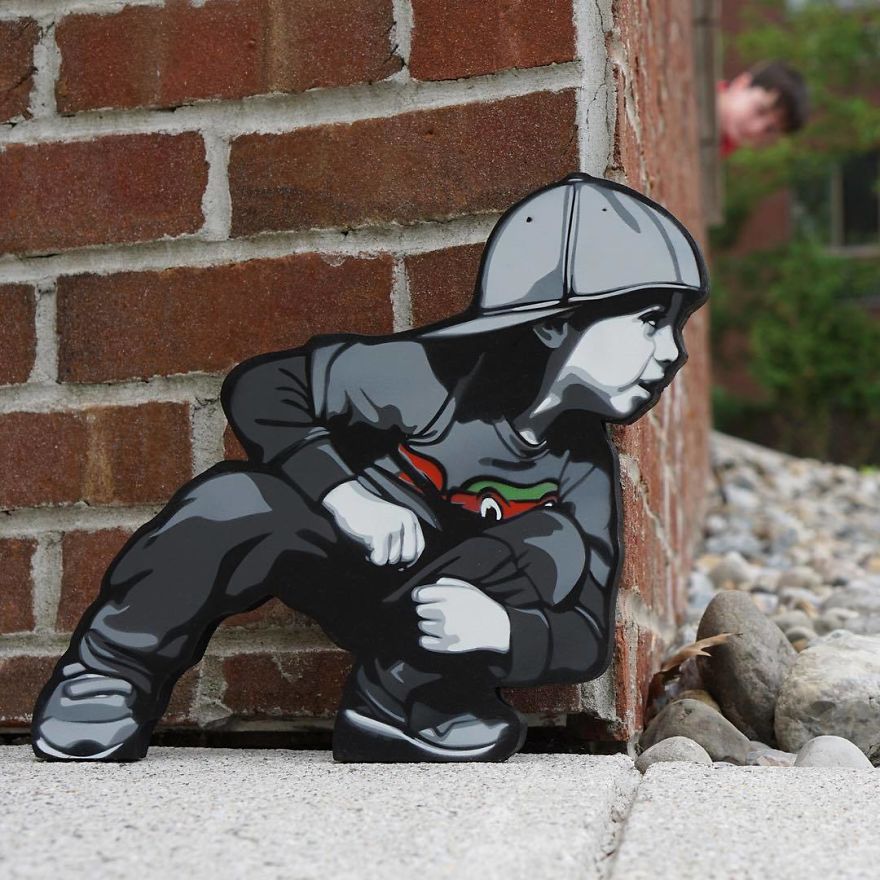 Artist Leaves Tiny Wooden Figures Around The City For People To Find