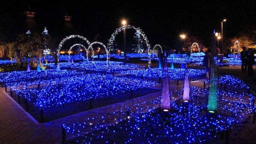 Japan Hosts Winter Light Festival And The Results Are Astounding Japan Hosts Winter Light Festival And The Results Are Astounding