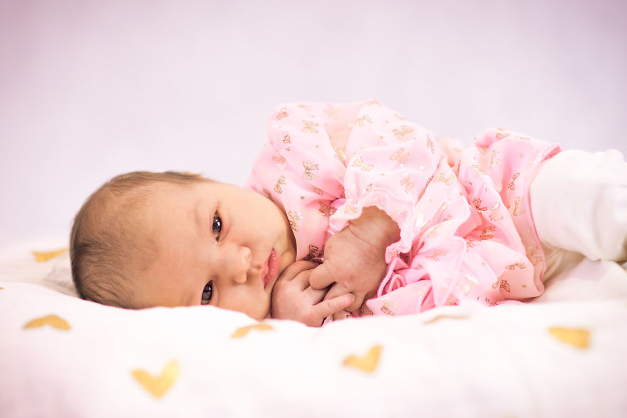 I Did My Little Girl&#8217;s Newborn Photos And Here Are The Results And How I Did It