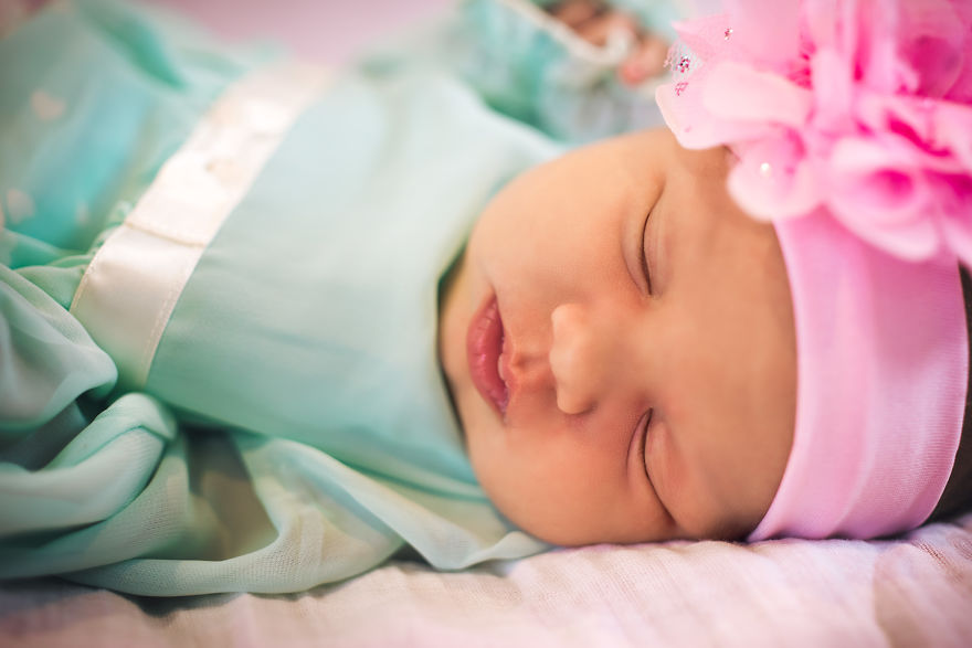 I Did My Little Girl&#8217;s Newborn Photos And Here Are The Results And How I Did It