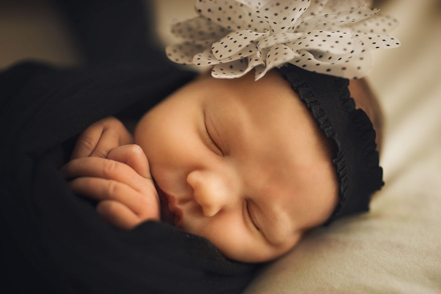 I Did My Little Girl&#8217;s Newborn Photos And Here Are The Results And How I Did It