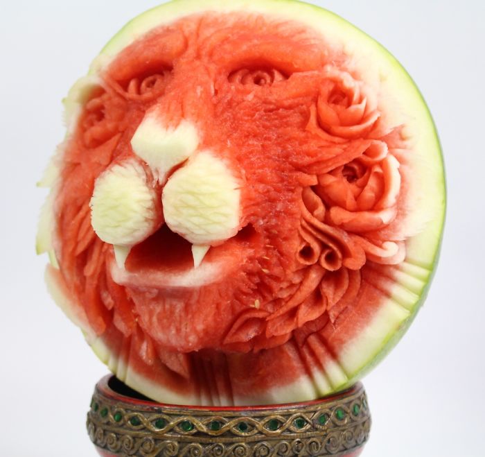 It Took 2 Hours To Turn This Watermelon Into A Lion It Took 2 Hours To Turn This Watermelon Into A Lion