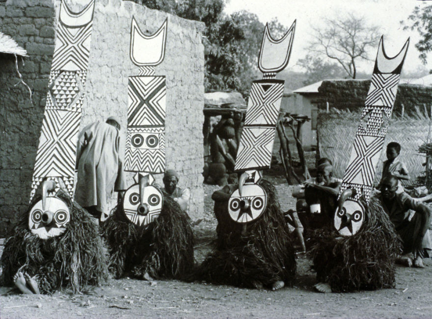 Take A Look At A Closed African Society That Uses Dog Doors To Enter Their Homes, Aren’t Allowed To Wear Red And Sleep With The Dead Take A Look At A Closed African Society That Uses Dog Doors To Enter Their Homes, Aren’t Allowed To Wear Red And Sleep With The Dead