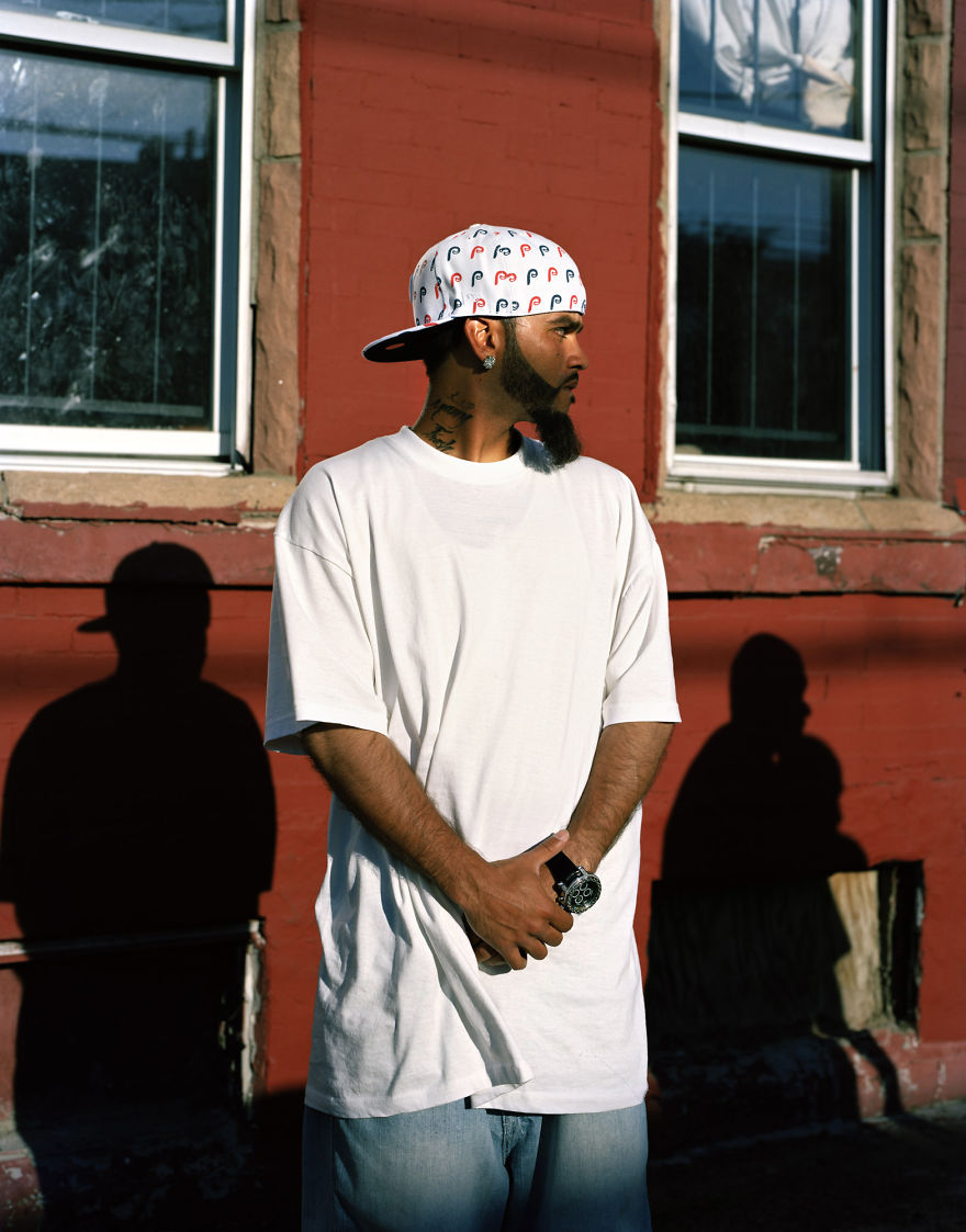 Photographer Reveals the Dark Side of Kensington Avenue, Philadelphia