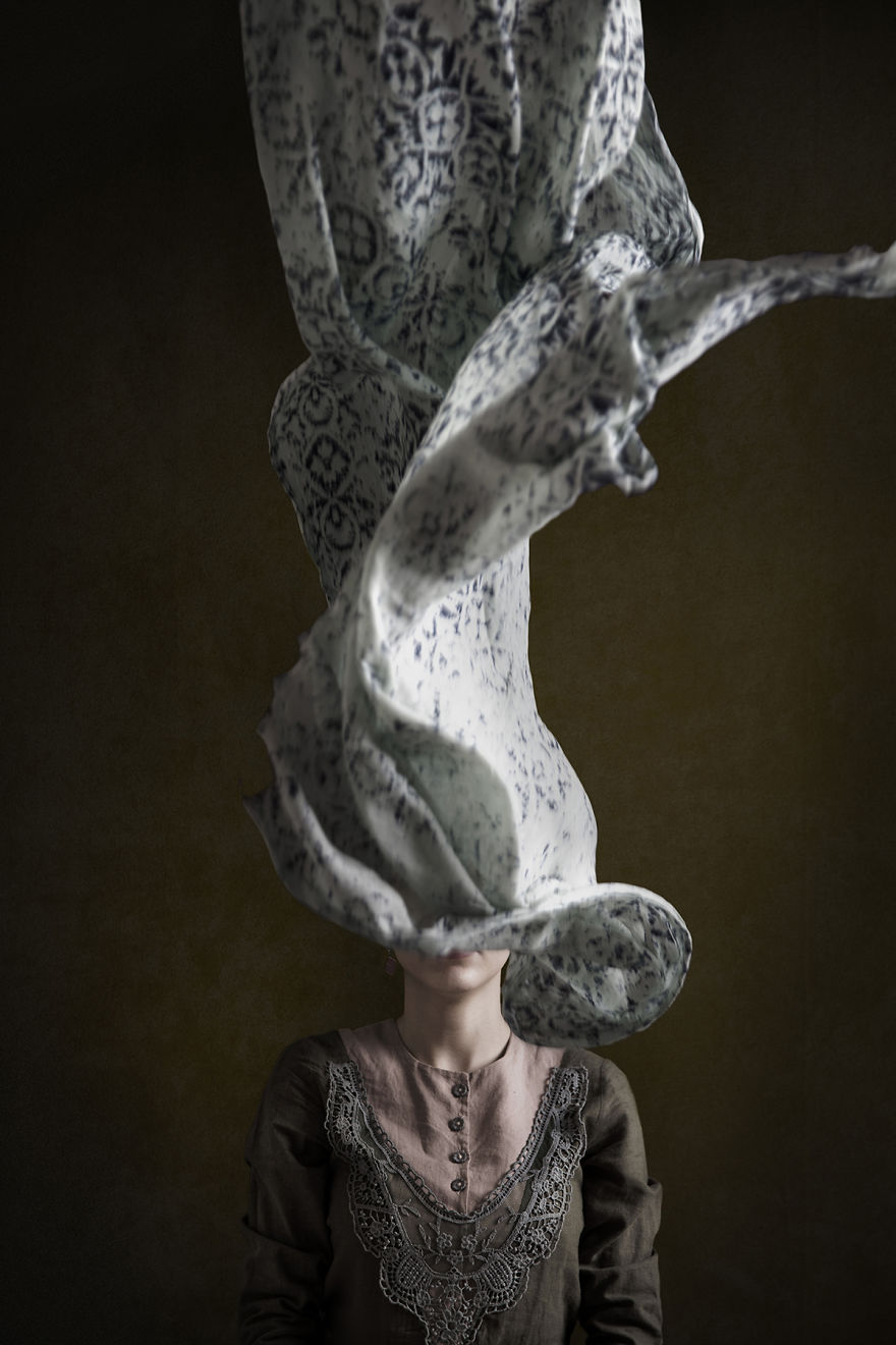 Brave Iranian Women Challenge Oppressive Regime By Defying Compulsory Hijab Laws In Stunning Photos Brave Iranian Women Challenge Oppressive Regime By Defying Compulsory Hijab Laws In Stunning Photos