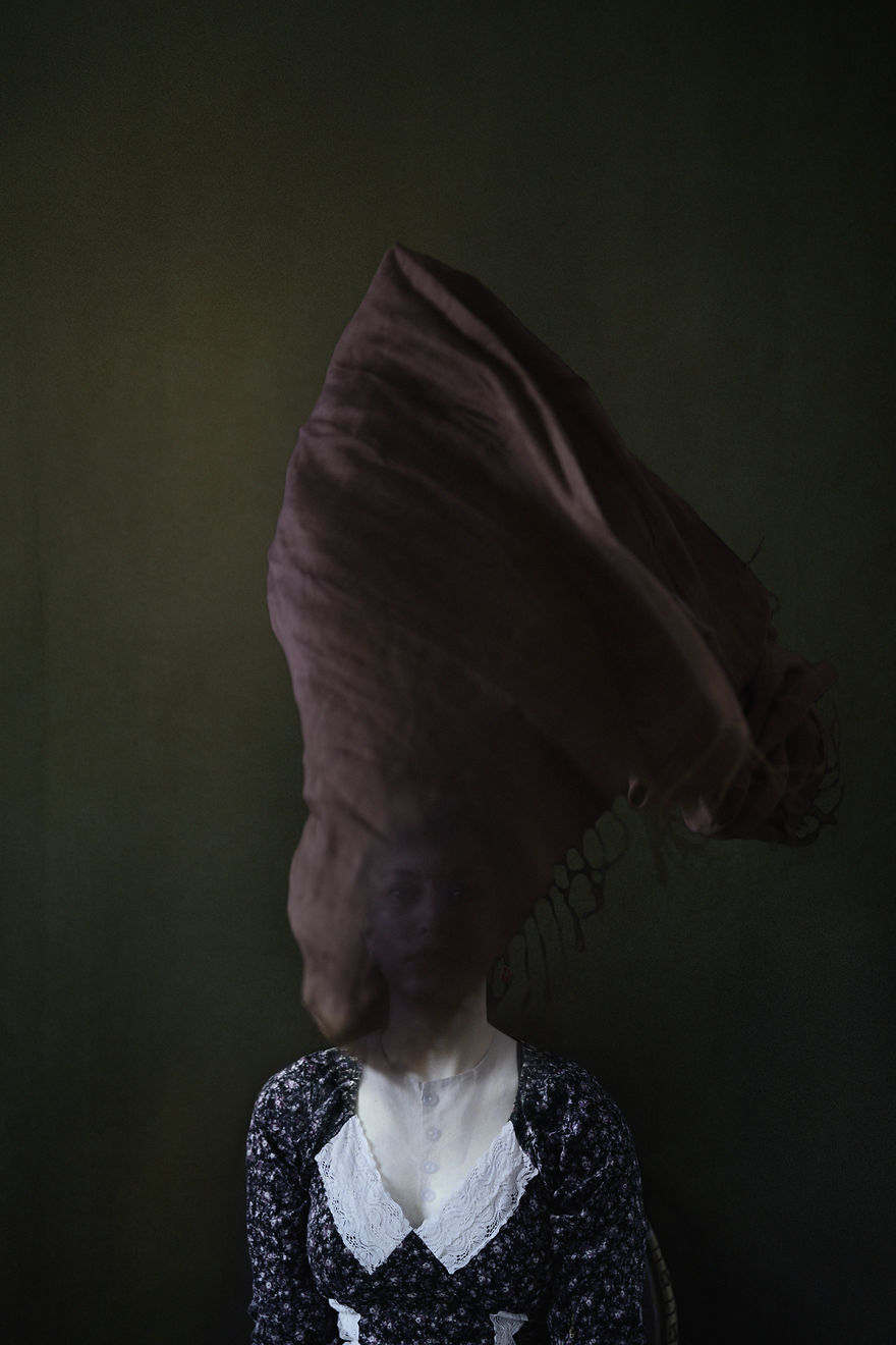 Brave Iranian Women Challenge Oppressive Regime By Defying Compulsory Hijab Laws In Stunning Photos Brave Iranian Women Challenge Oppressive Regime By Defying Compulsory Hijab Laws In Stunning Photos