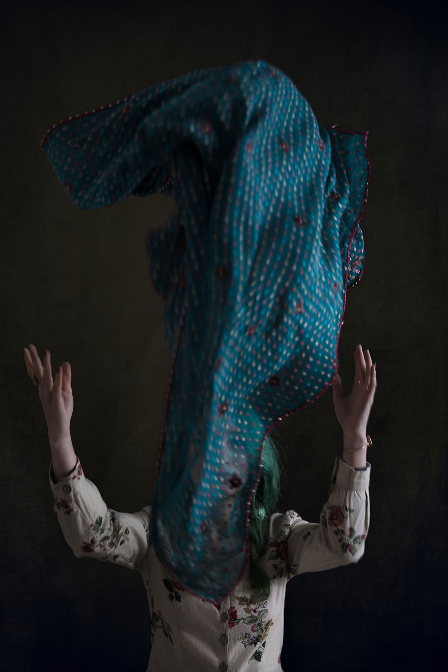 Brave Iranian Women Challenge Oppressive Regime By Defying Compulsory Hijab Laws In Stunning Photos Brave Iranian Women Challenge Oppressive Regime By Defying Compulsory Hijab Laws In Stunning Photos