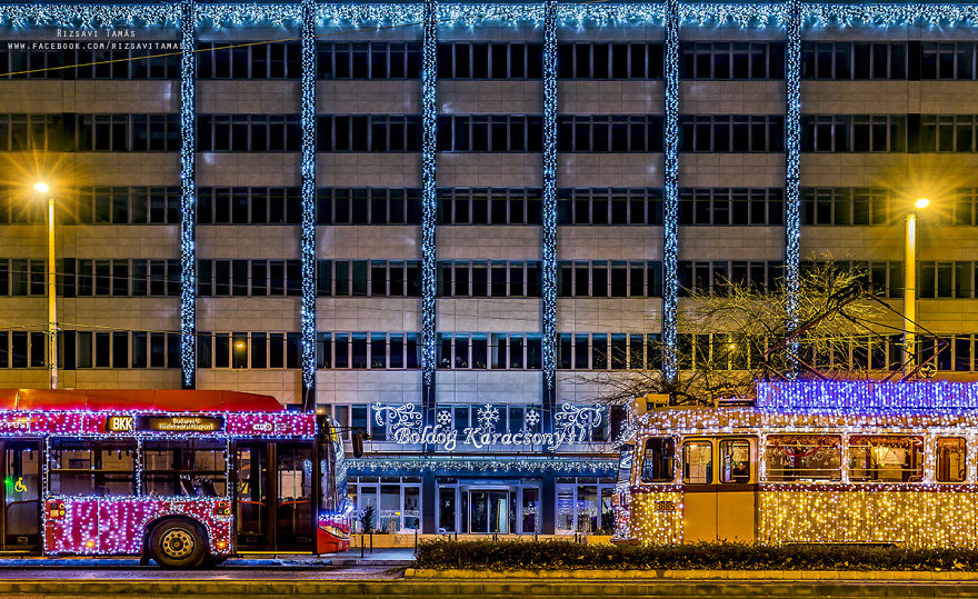 I Spent The Last Three Christmas Seasons Capturing The Wonderful Festive Air Of My Hometown