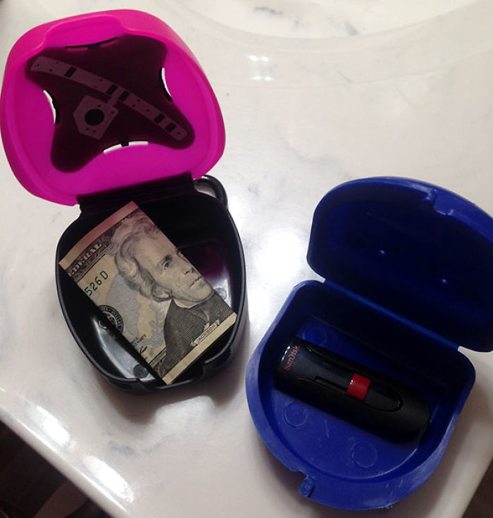 People Are Sharing The Best Hiding Places To Hide Your Valuables From Thieves