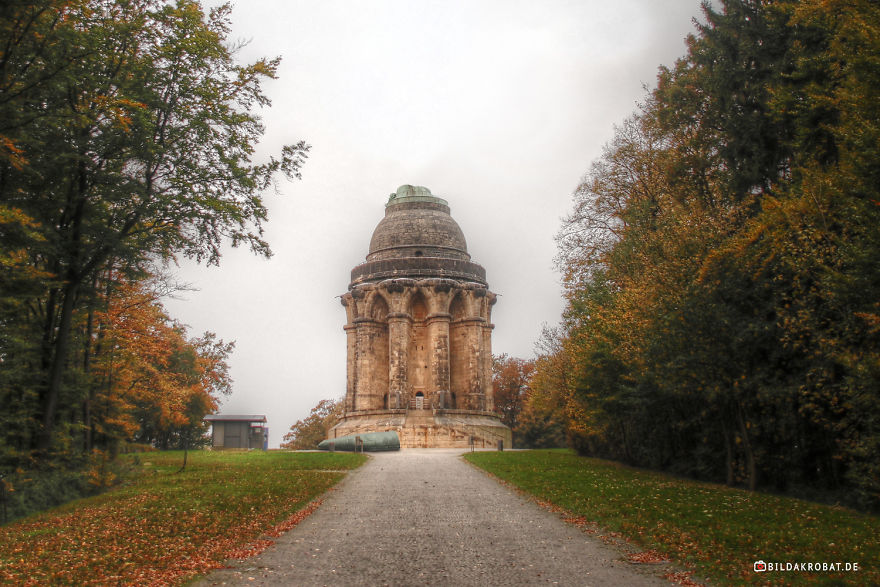 I Made A Walking Monument With Photoshop I Made A Walking Monument With Photoshop