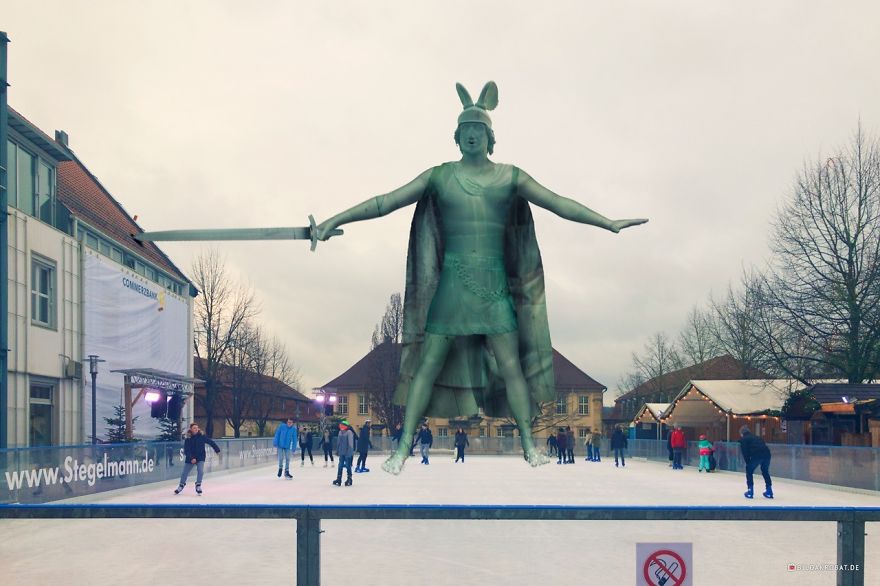 I Made A Walking Monument With Photoshop I Made A Walking Monument With Photoshop