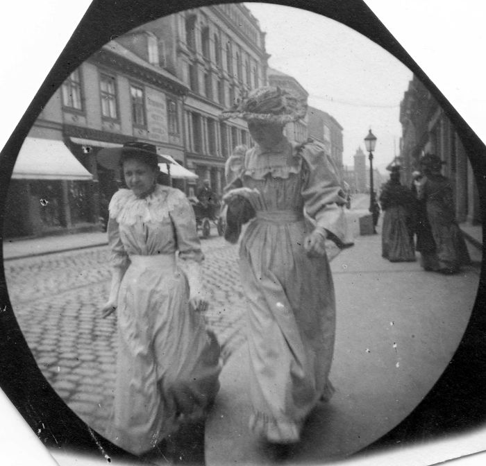 19-Year-Old Student Hides Spy Camera In His Clothing To Take Secret Street Photos In The 1890s