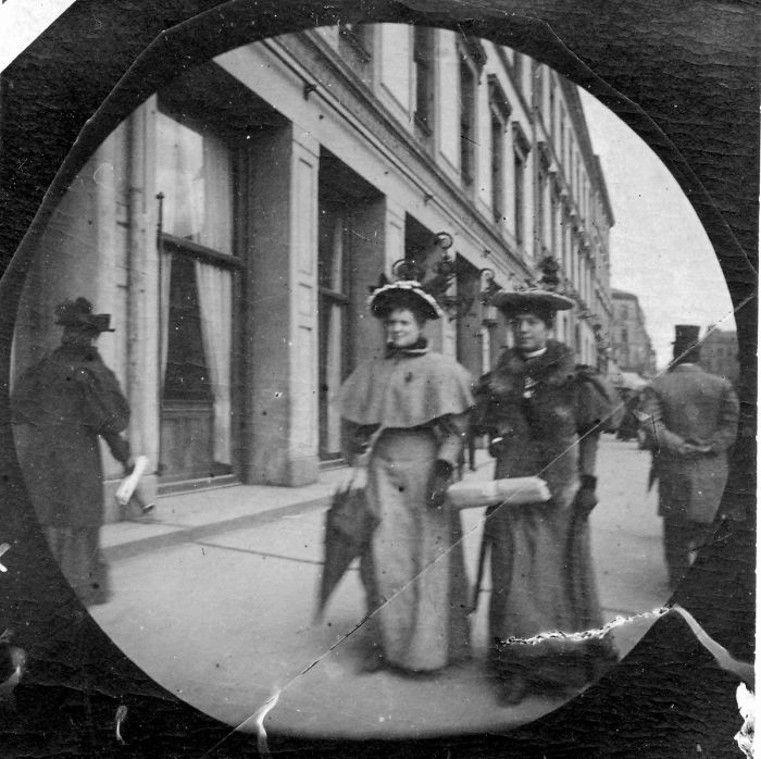 19-Year-Old Student Hides Spy Camera In His Clothing To Take Secret Street Photos In The 1890s