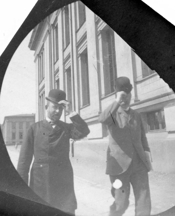 19-Year-Old Student Hides Spy Camera In His Clothing To Take Secret Street Photos In The 1890s