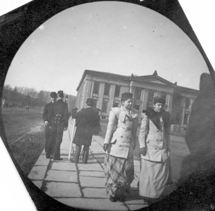 19-Year-Old Student Hides Spy Camera In His Clothing To Take Secret Street Photos In The 1890s
