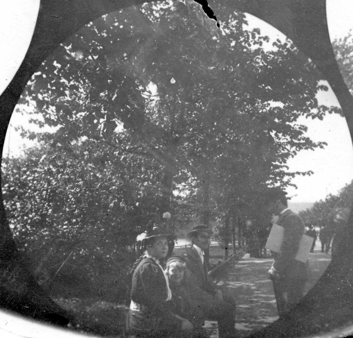 19-Year-Old Student Hides Spy Camera In His Clothing To Take Secret Street Photos In The 1890s