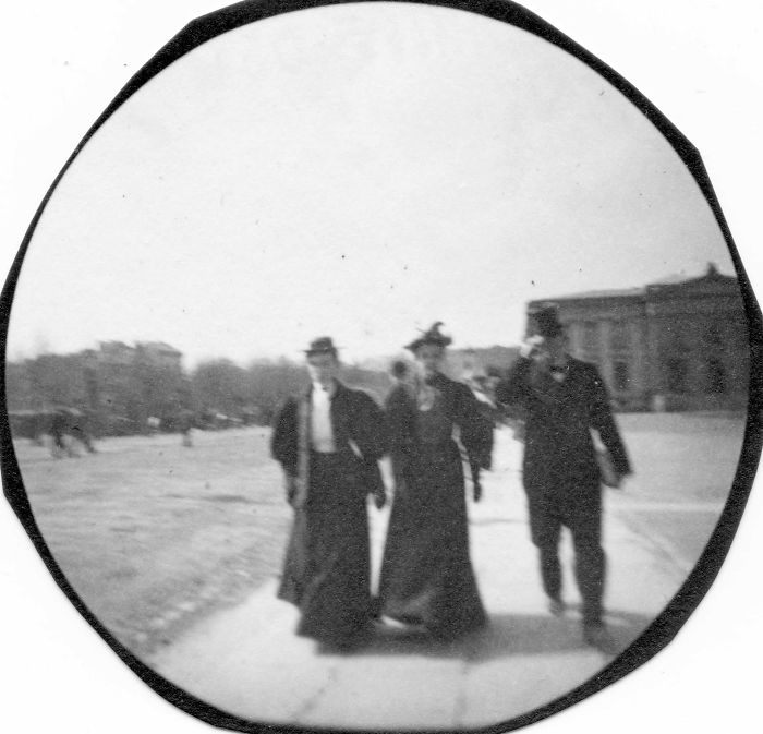 19-Year-Old Student Hides Spy Camera In His Clothing To Take Secret Street Photos In The 1890s