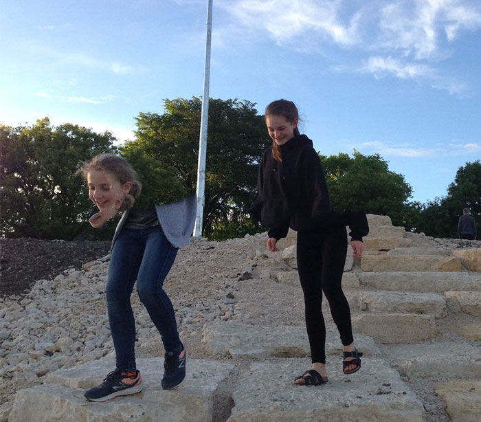 111 Times People Asked Strangers To Take Their Picture And Deeply Regretted It Later 111 Times People Asked Strangers To Take Their Picture And Deeply Regretted It Later