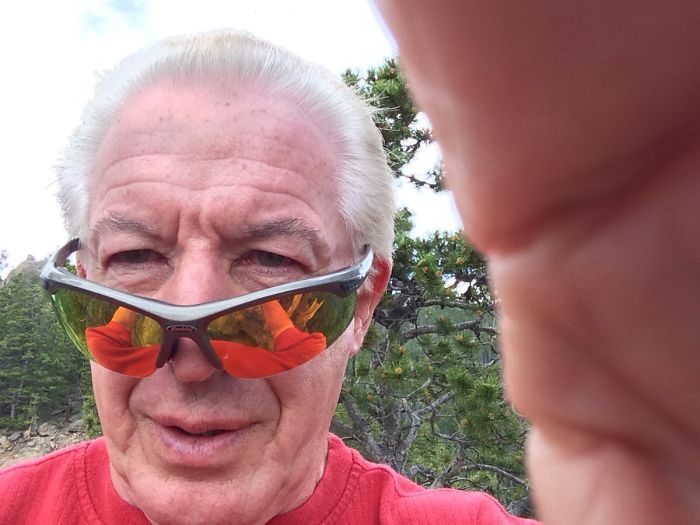 111 Times People Asked Strangers To Take Their Picture And Deeply Regretted It Later 111 Times People Asked Strangers To Take Their Picture And Deeply Regretted It Later