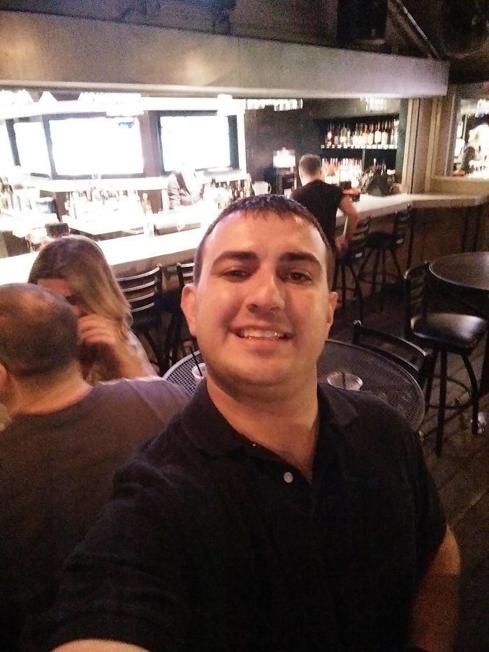 111 Times People Asked Strangers To Take Their Picture And Deeply Regretted It Later 111 Times People Asked Strangers To Take Their Picture And Deeply Regretted It Later