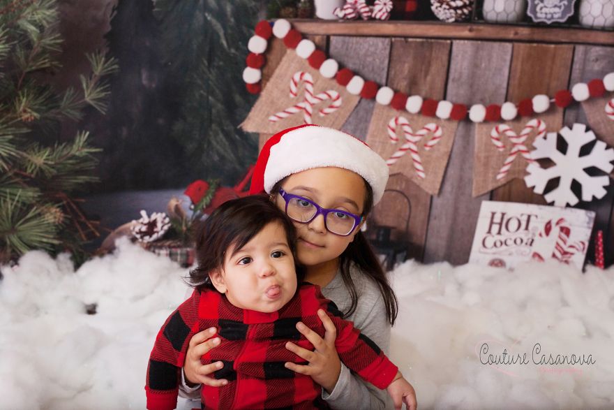 Hilarious Christmas Photo Fails Hilarious Christmas Photo Fails