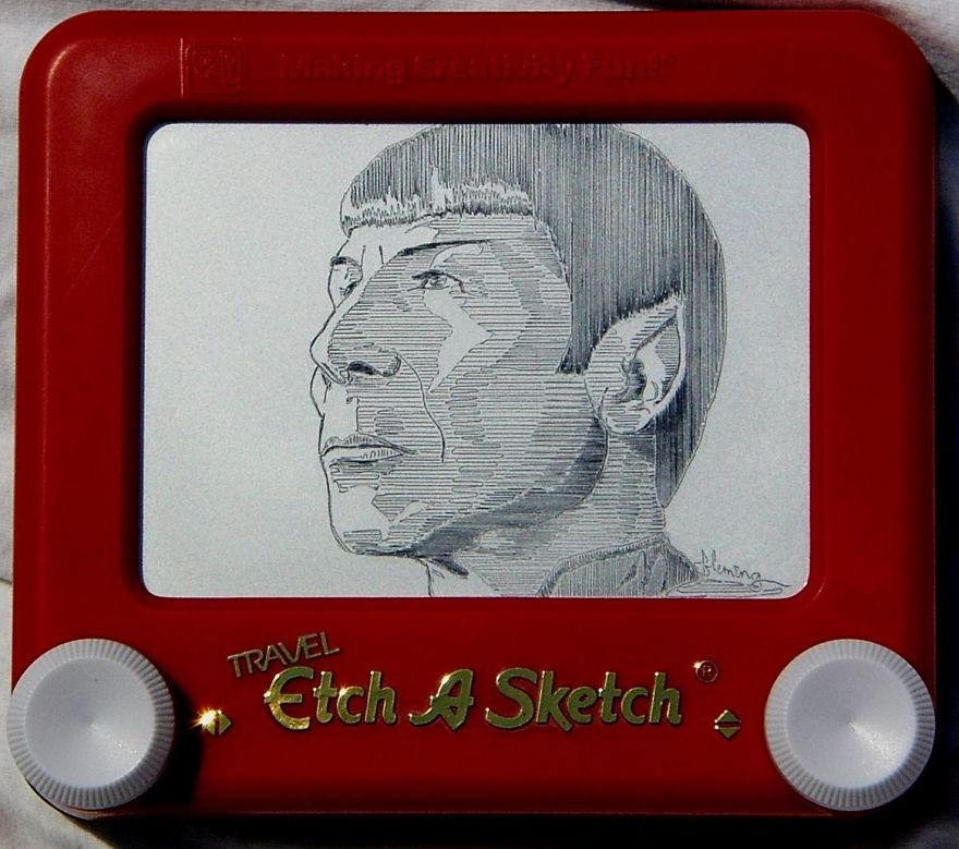 Etch-A-Sketch Artist Creates Mind-Blowing Works By Simply Turning The Dials Etch-A-Sketch Artist Creates Mind-Blowing Works By Simply Turning The Dials