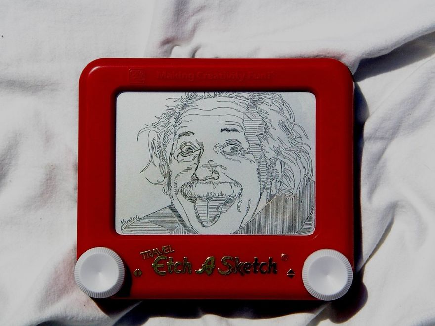 Etch-A-Sketch Artist Creates Mind-Blowing Works By Simply Turning The Dials Etch-A-Sketch Artist Creates Mind-Blowing Works By Simply Turning The Dials