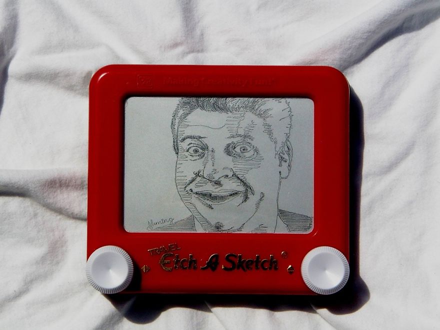 Etch-A-Sketch Artist Creates Mind-Blowing Works By Simply Turning The Dials Etch-A-Sketch Artist Creates Mind-Blowing Works By Simply Turning The Dials