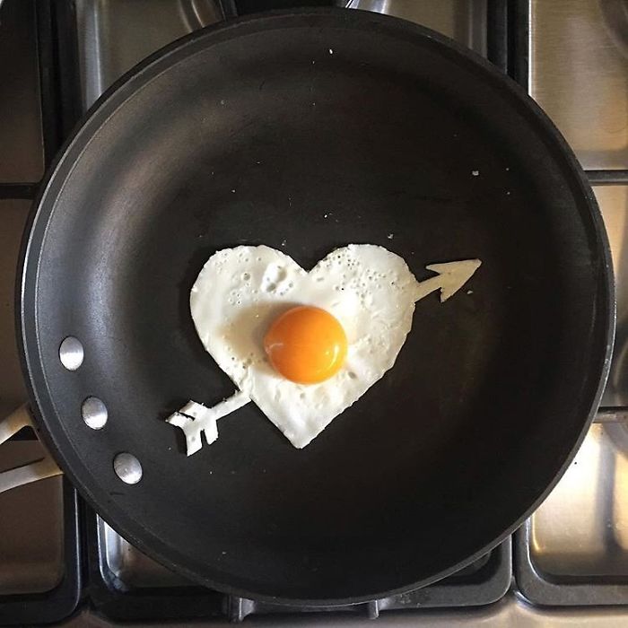 Artist Turns His Breakfast Eggs Into Works Of Art Artist Turns His Breakfast Eggs Into Works Of Art