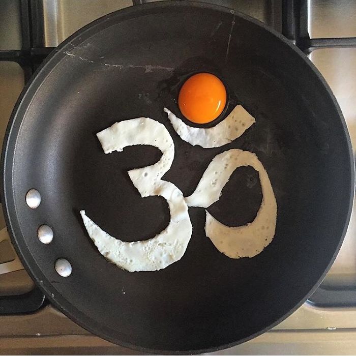 Artist Turns His Breakfast Eggs Into Works Of Art Artist Turns His Breakfast Eggs Into Works Of Art