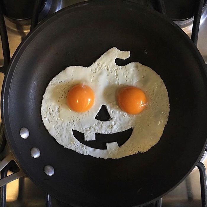 Artist Turns His Breakfast Eggs Into Works Of Art Artist Turns His Breakfast Eggs Into Works Of Art