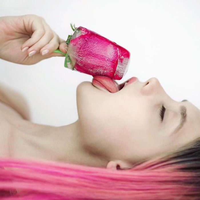 Meet Ellen Sheidlin, The Russian Artist Who Is Daring With Her Works On Instagram Meet Ellen Sheidlin, The Russian Artist Who Is Daring With Her Works On Instagram