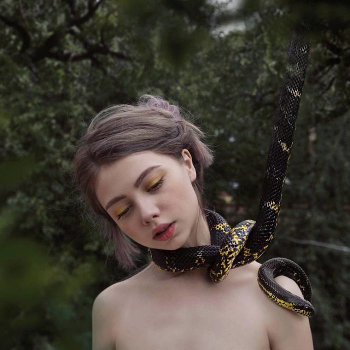 Meet Ellen Sheidlin, The Russian Artist Who Is Daring With Her Works On Instagram Meet Ellen Sheidlin, The Russian Artist Who Is Daring With Her Works On Instagram