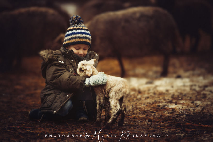 I Photographed Foster Children Every Month Through One Year To Show Importance Of Family And Home I Photographed Foster Children Every Month Through One Year To Show Importance Of Family And Home