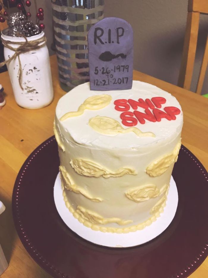 Wife Decides To Throw A Vasectomy Party To Celebrate Her Husband’s Selfless Act, And It’s Hilarious Wife Decides To Throw A Vasectomy Party To Celebrate Her Husband’s Selfless Act, And It’s Hilarious