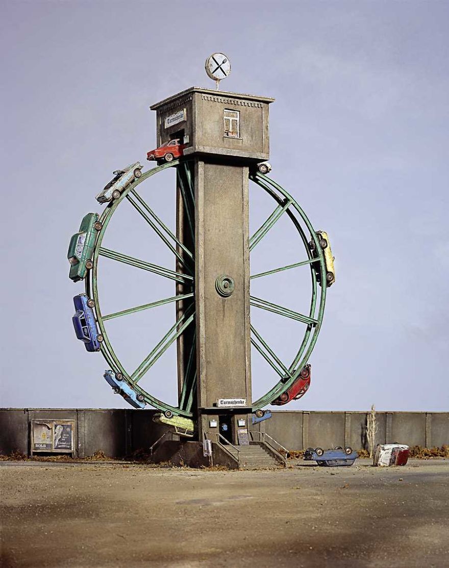 German Artist Creates Miniature Scenes With A Darkly Satirical Twist German Artist Creates Miniature Scenes With A Darkly Satirical Twist