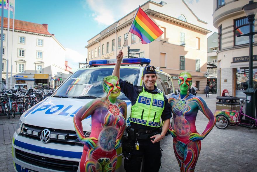 Over 750 Painted In Rainbow Colors, People Spread Love, Peace, Happiness, And Colors Around