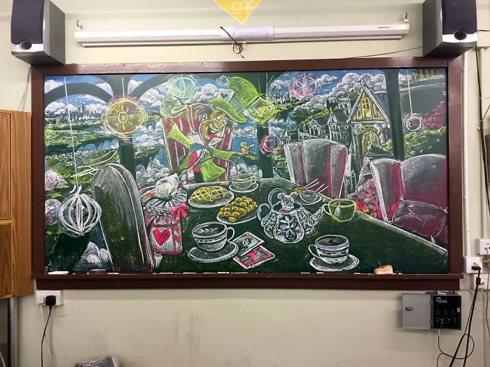 Students Create Amazing Chalk Drawings On Classroom Blackboard, And Seeing Teacher Erase Them Will Break Your Heart Students Create Amazing Chalk Drawings On Classroom Blackboard, And Seeing Teacher Erase Them Will Break Your Heart