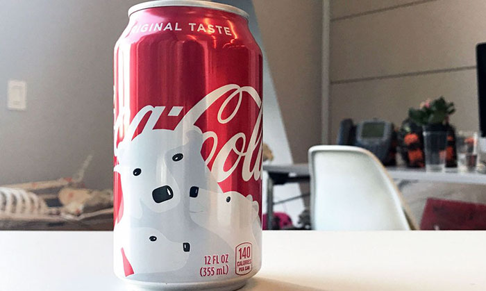 Coca-Cola’s Holiday Cans Contain Hidden Designs, And You’ll Smile When You Notice Them Coca-Cola’s Holiday Cans Contain Hidden Designs, And You’ll Smile When You Notice Them