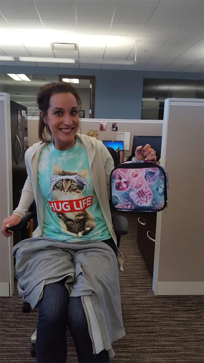 Kid Gets Bullied Because Of His ‘Girly’ Lunchbox, So His Uncle Responds In The Most Epic Way Kid Gets Bullied Because Of His ‘Girly’ Lunchbox, So His Uncle Responds In The Most Epic Way