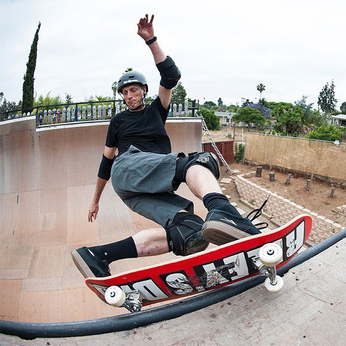 8 Embarrassing Times People Didn&#8217;t Realize They Were Talking To Tony Hawk, And It Escalated Hilariously