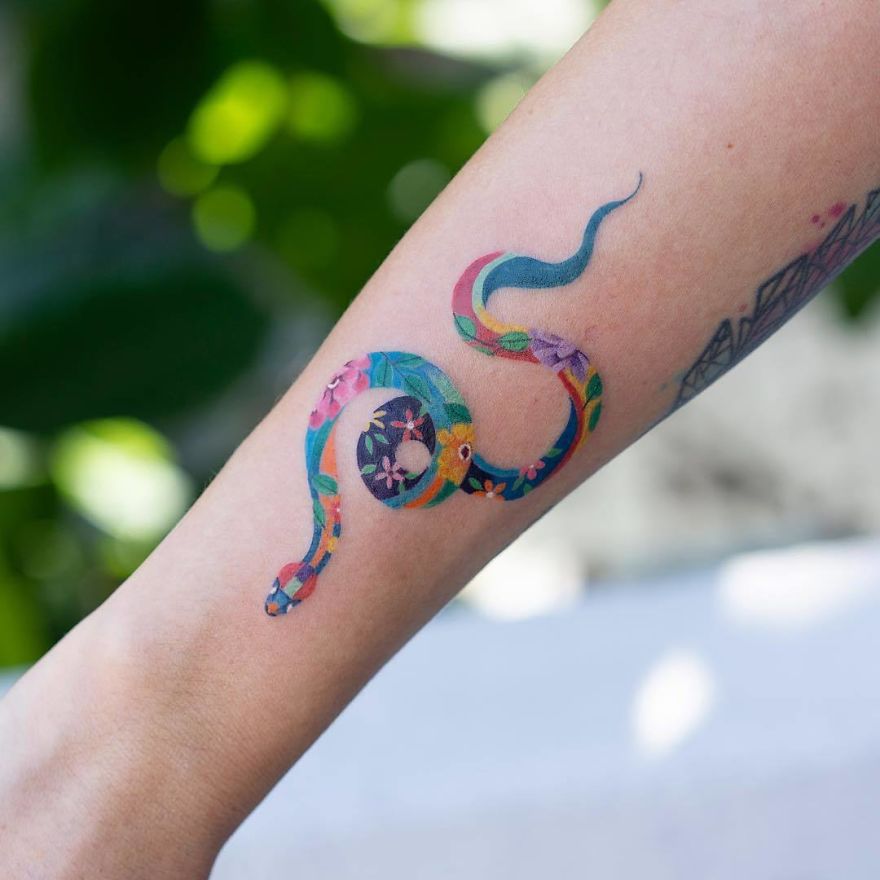 Korean Artist Tattoos Snakes Like No Other Korean Artist Tattoos Snakes Like No Other