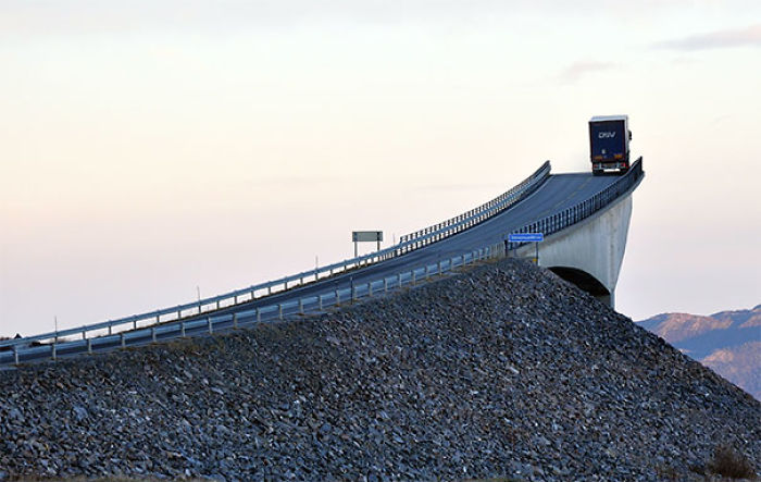 50 Perfectly Timed Pics That Will Make You Look Twice 50 Perfectly Timed Pics That Will Make You Look Twice