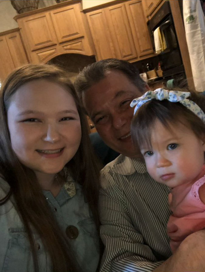 Jobless Handicapped Dad Surprises His Daughter With A Small But Selfless Gift And Now The Internet Can’t Stop Crying Jobless Handicapped Dad Surprises His Daughter With A Small But Selfless Gift And Now The Internet Can’t Stop Crying